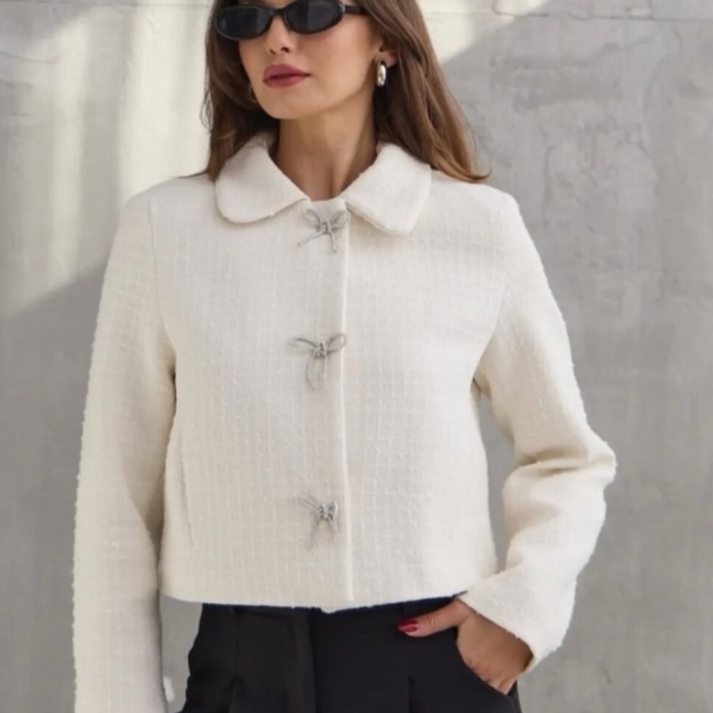 Zara Elegant Cream Bouclé Cropped Jacket with bows NWOT